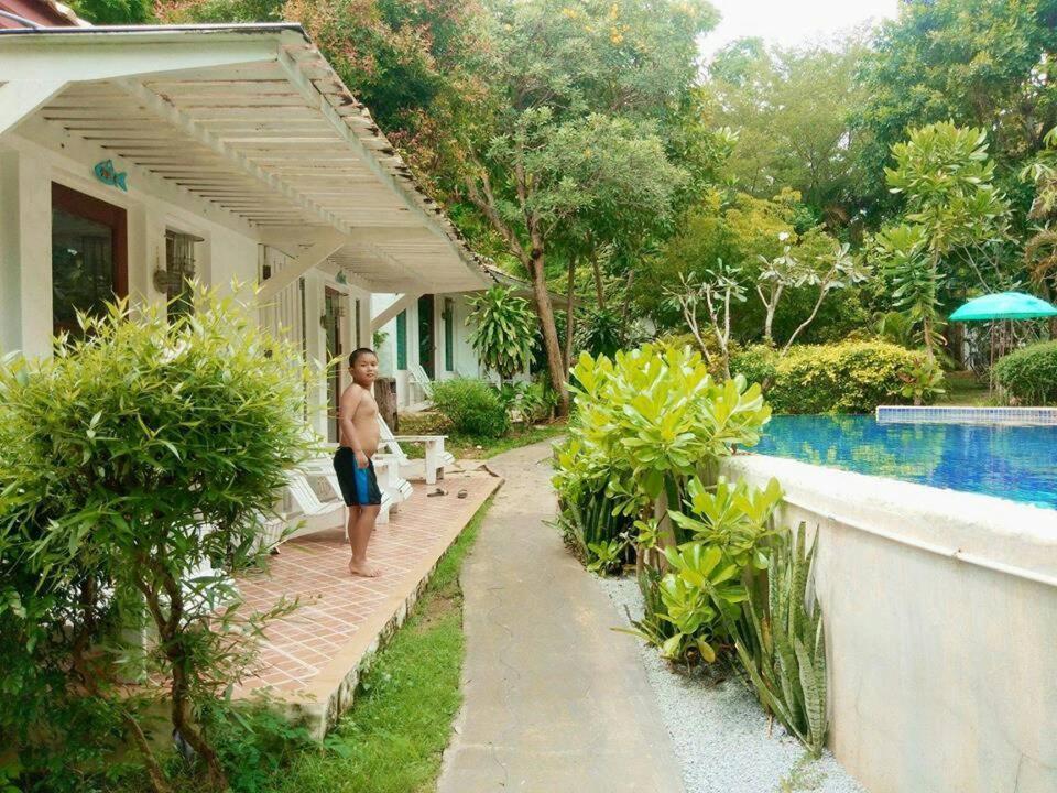 Baanmontra Beach Resort - Bankrut Extérieur photo